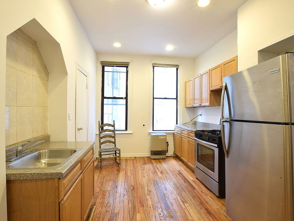 1st image of 113 Graham Ave #2B