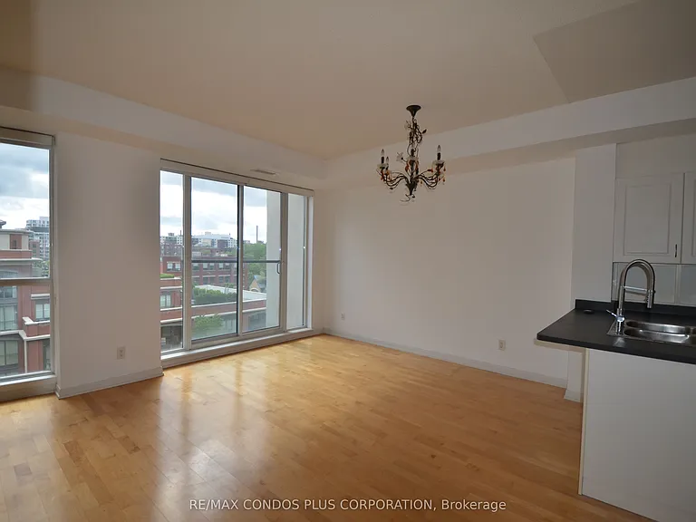 18 Beverley St #801 — Photo 2