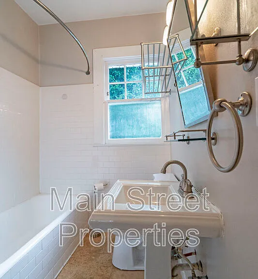 1915 E Avery St — Photo 15