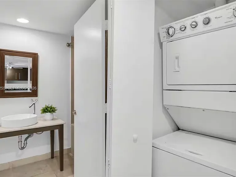 485 Brickell Ave #1901 — Photo 5