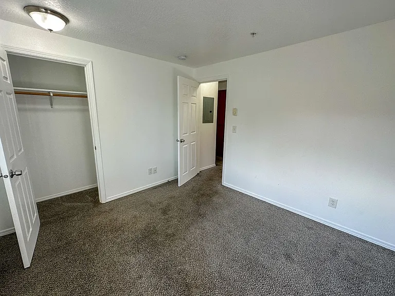 3446-3462 Hadley St NE — Photo 17