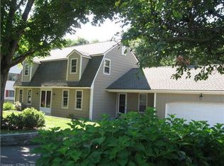 22 Baneberry Ln, Wethersfield, CT 06109