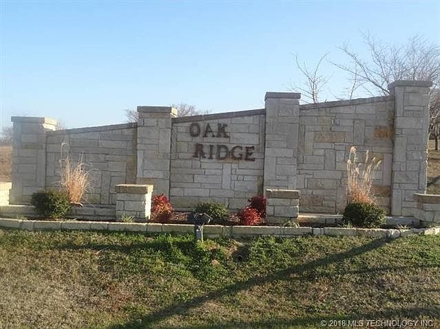 1st image of Live Oak Dr