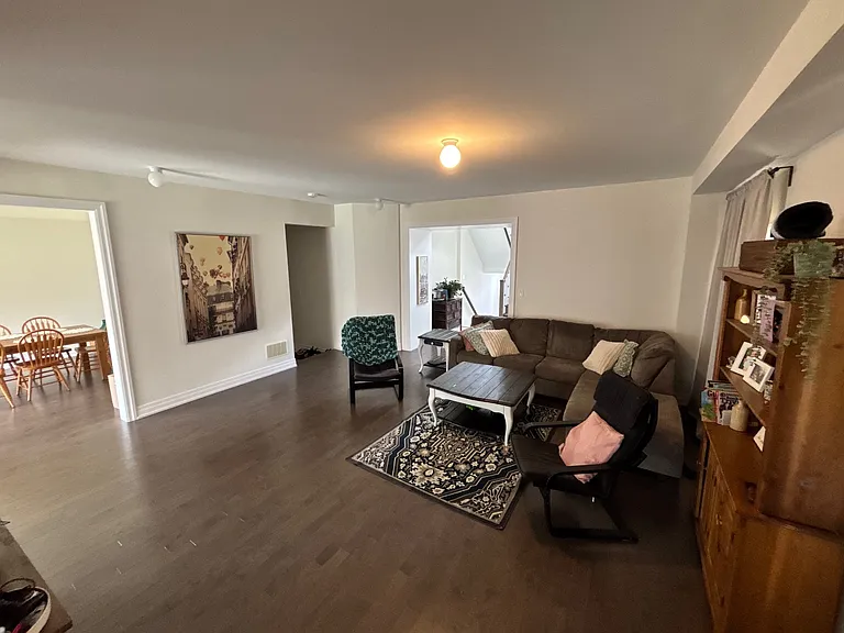 1011 Wickham Rd — Photo 9