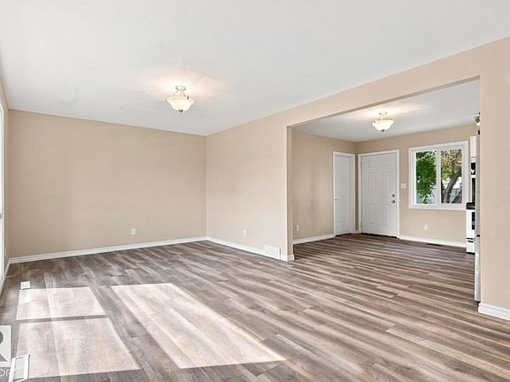 5th image of 15812 110a Ave NW