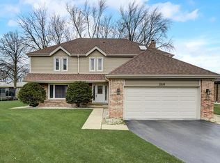 2510 E Hartford Ct, Arlington Heights, IL 60004