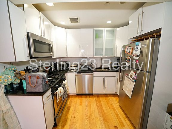 5th image of 23-15 Astoria Blvd #2R