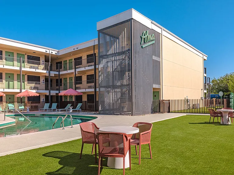 Alma Apartments — Photo 31
