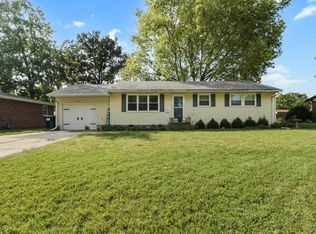 805 Stoddard Ct, Monticello, IL 61856