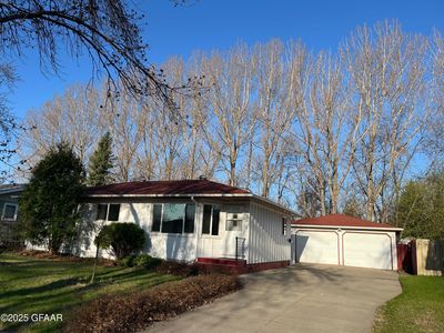 2308 S 22nd St, Grand Forks, ND, 58201