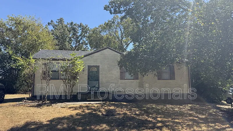 103 Cedar Ridge Dr