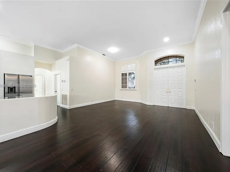 2893 Oakbrook Dr — Photo 2