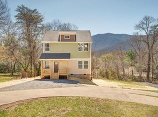 112 Pine Hill Dr, Swannanoa, NC 28778