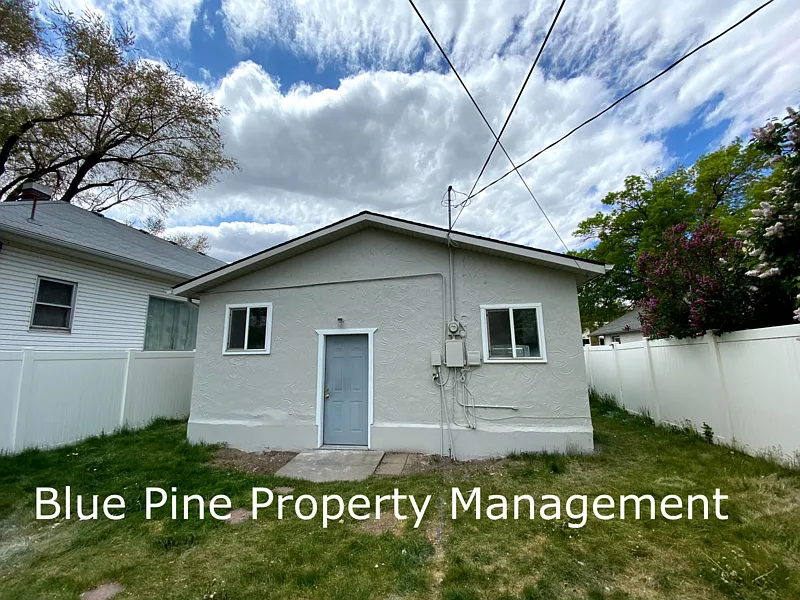 2 bed, 1.0 bath, 900 sqft, $750 — Photo 2