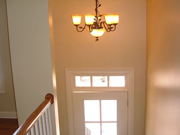 4th image of 502 Lexington Vlg