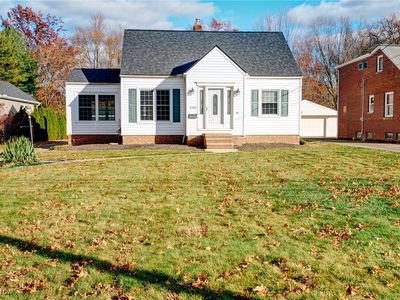 2253 Canterbury Rd, Westlake, OH, 44145