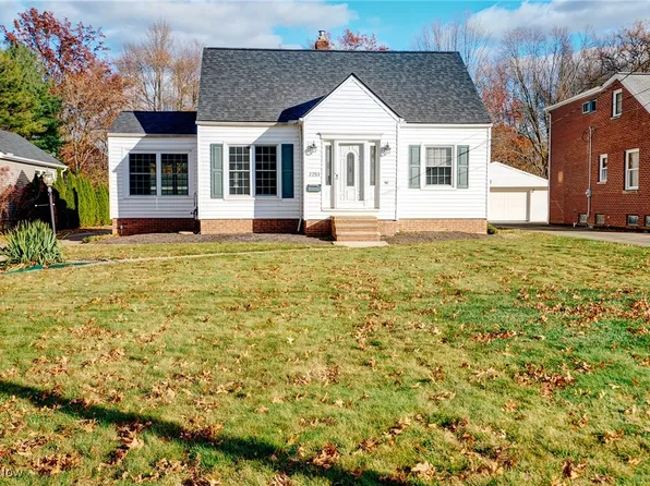 2253 Canterbury Rd, Westlake, OH 44145