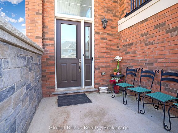 5th image of 85 Burnhamthorpe Rd E