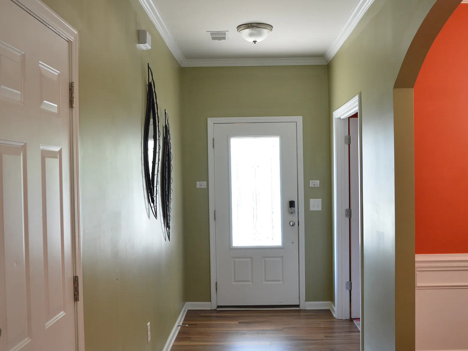 6 bed, 5.5 bath, 4751 sqft, $3,500 — Photo 4