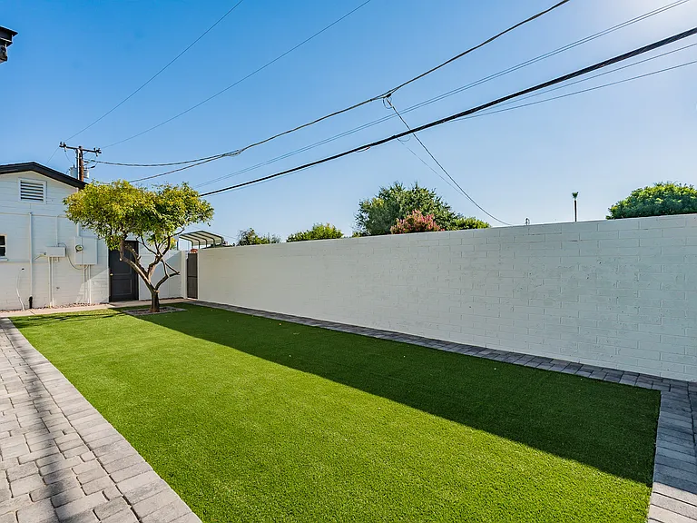7328 N 7th Ave — Photo 18