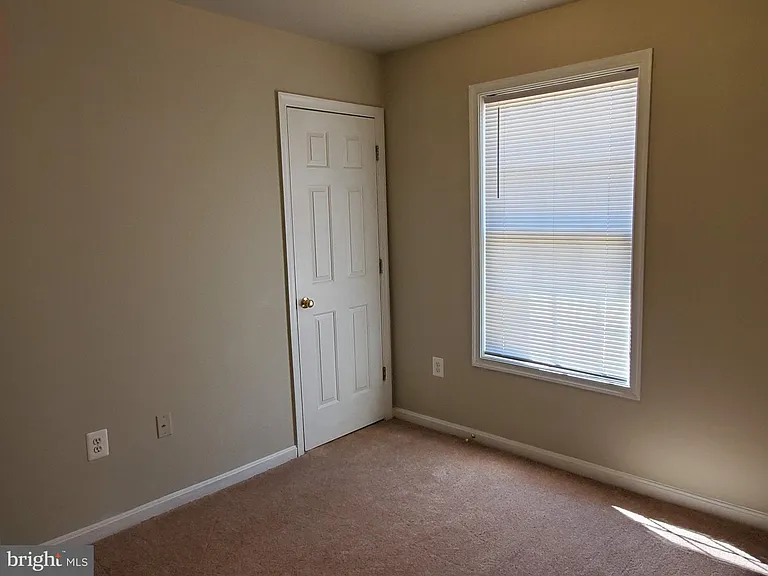 184 Aberdeen Dr — Photo 15