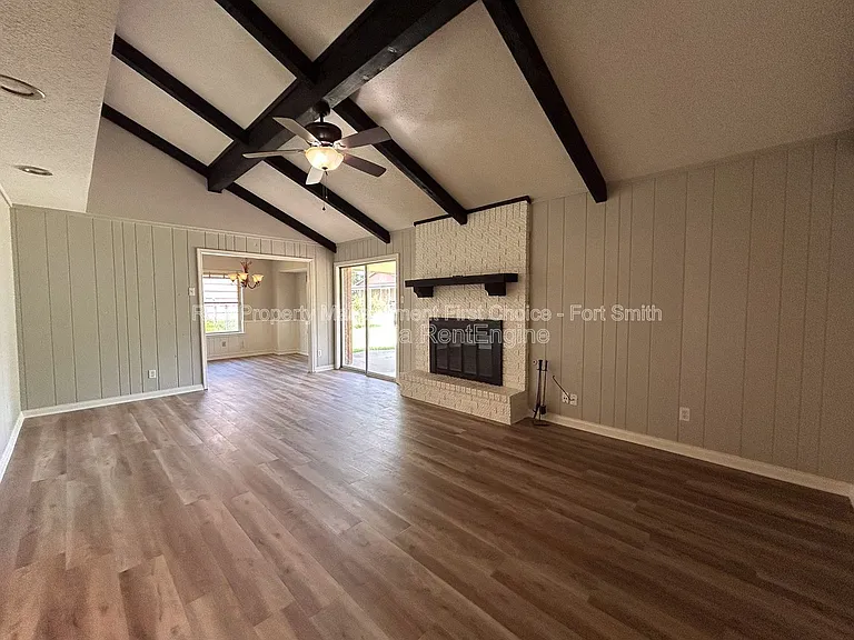 1406 Strozier Ct — Photo 4