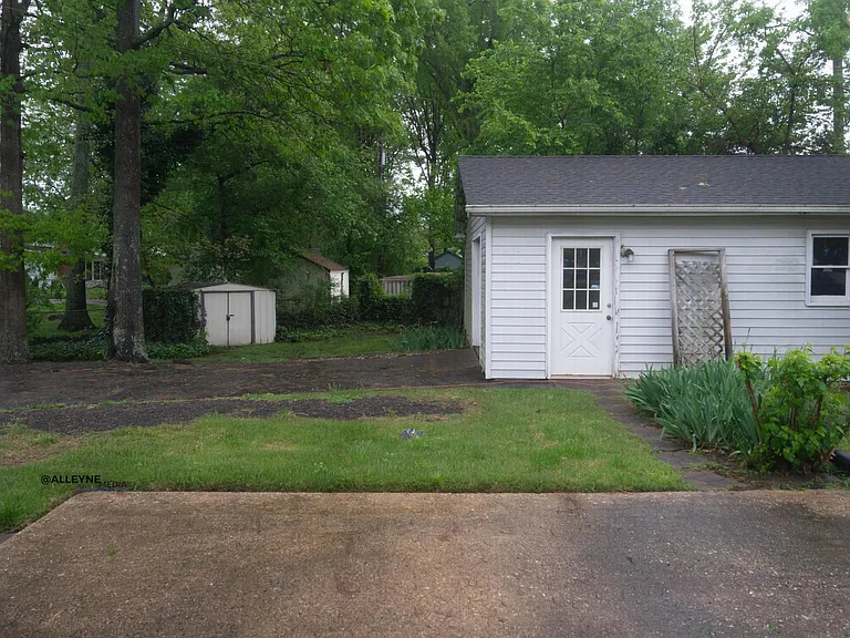 77 Garner Ave — Photo 3