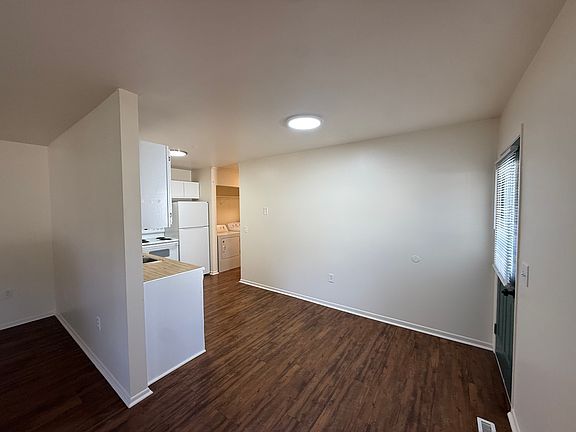 2nd image of 211 N Maxwell St #211