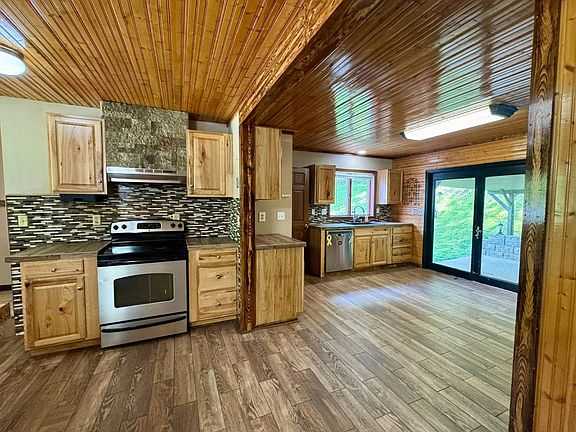 5th image of 1785 Parkersburg Rd