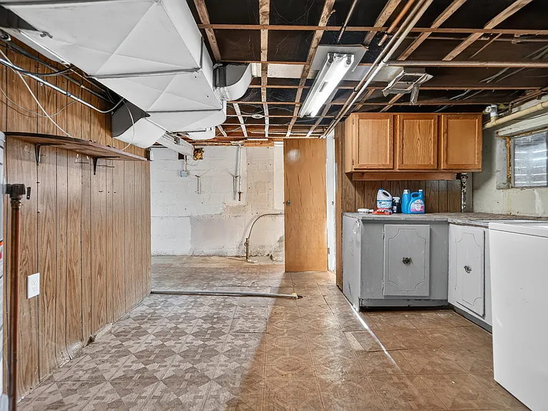 7945 W 91st St — Photo 26