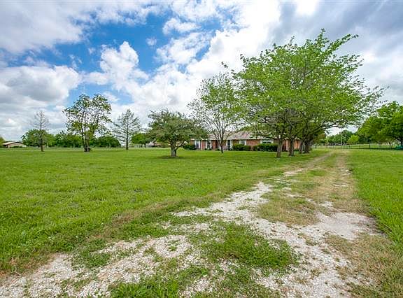 4th image of 110 Briar Glen Ln