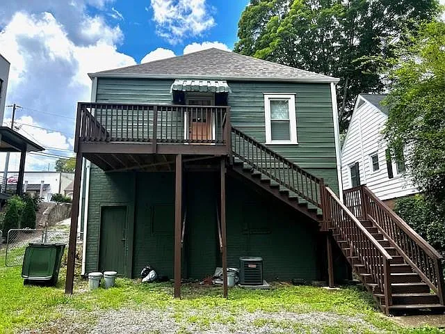 2 bed, 1.0 bath, 1108 sqft, $2,195 — Photo 2