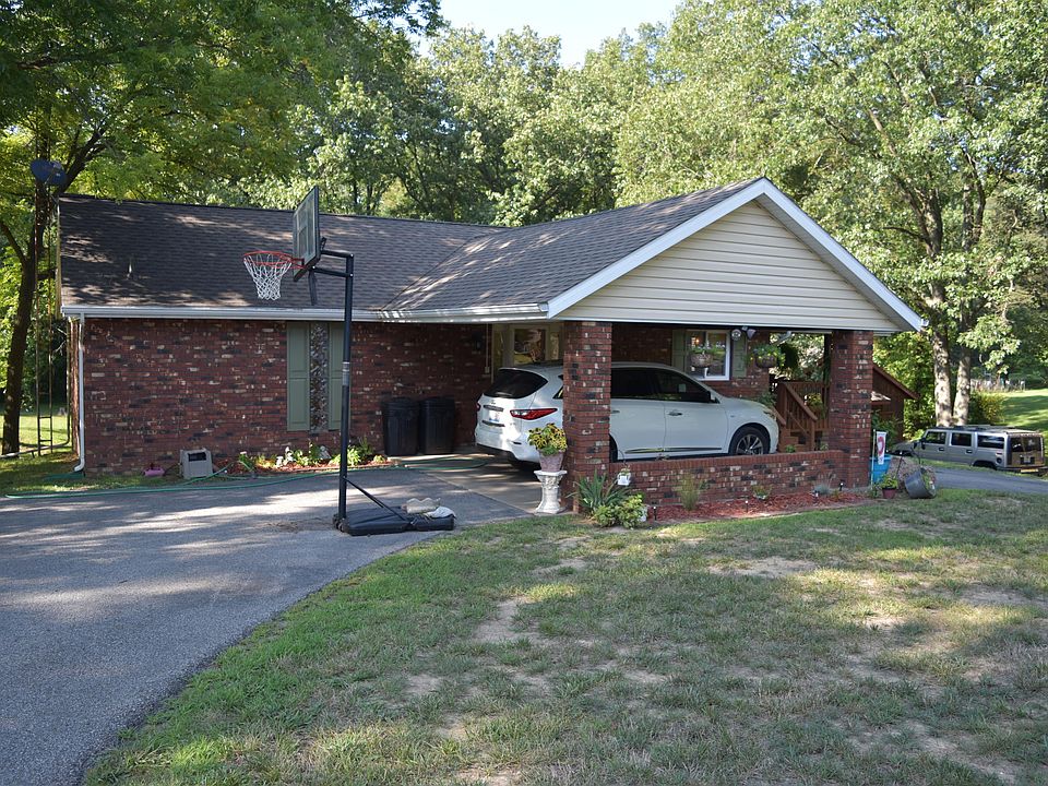 1st image of 405 Country Acres Ln