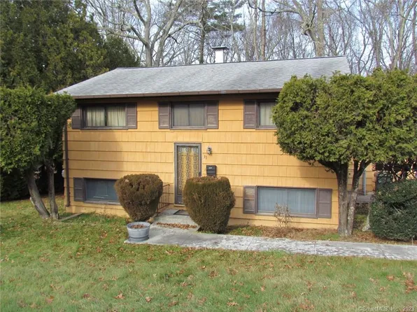 31 Bern Court, Groton, CT 06355