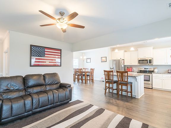 3rd image of 30 Whistler Way