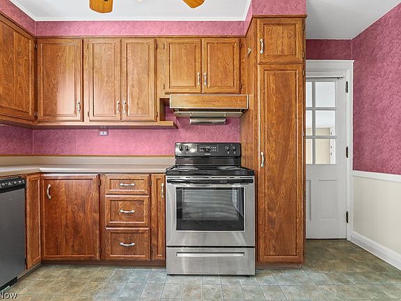 5th image of 1134 Glamorgan St