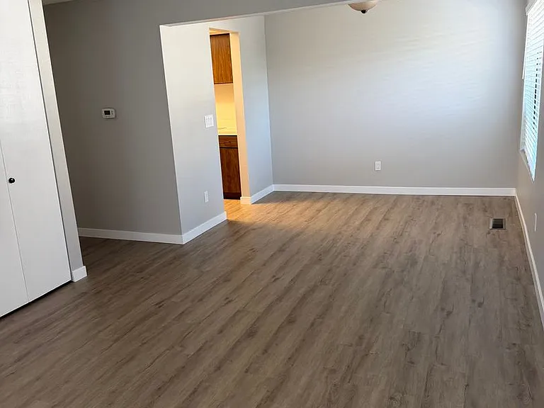 Pacific Village — Photo 8