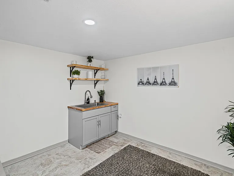 7809 Rosewood Dr — Photo 28