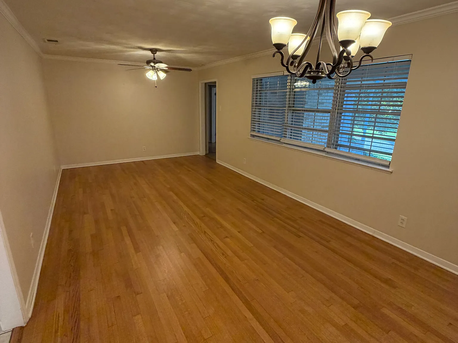 3 bed, 1783 sqft, $2,450 — Photo 3