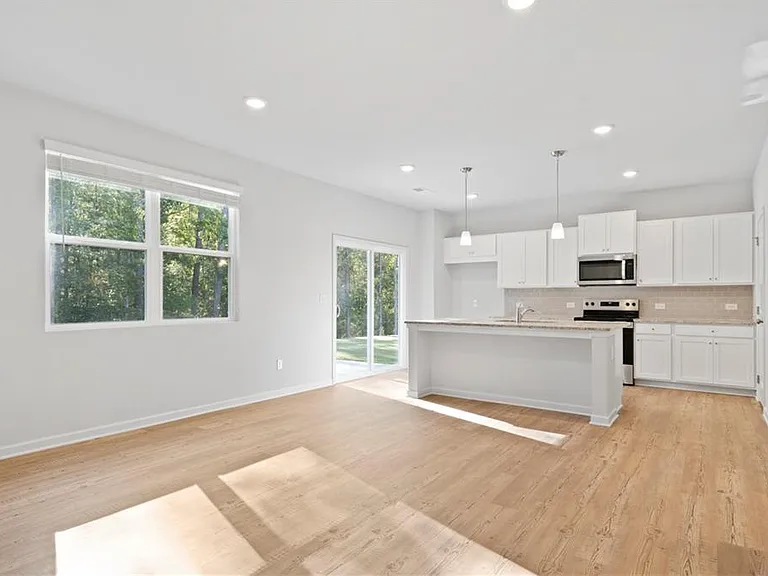785 Summerwood Ln — Photo 11