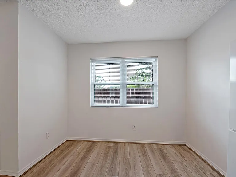 910 Judiway St — Photo 6