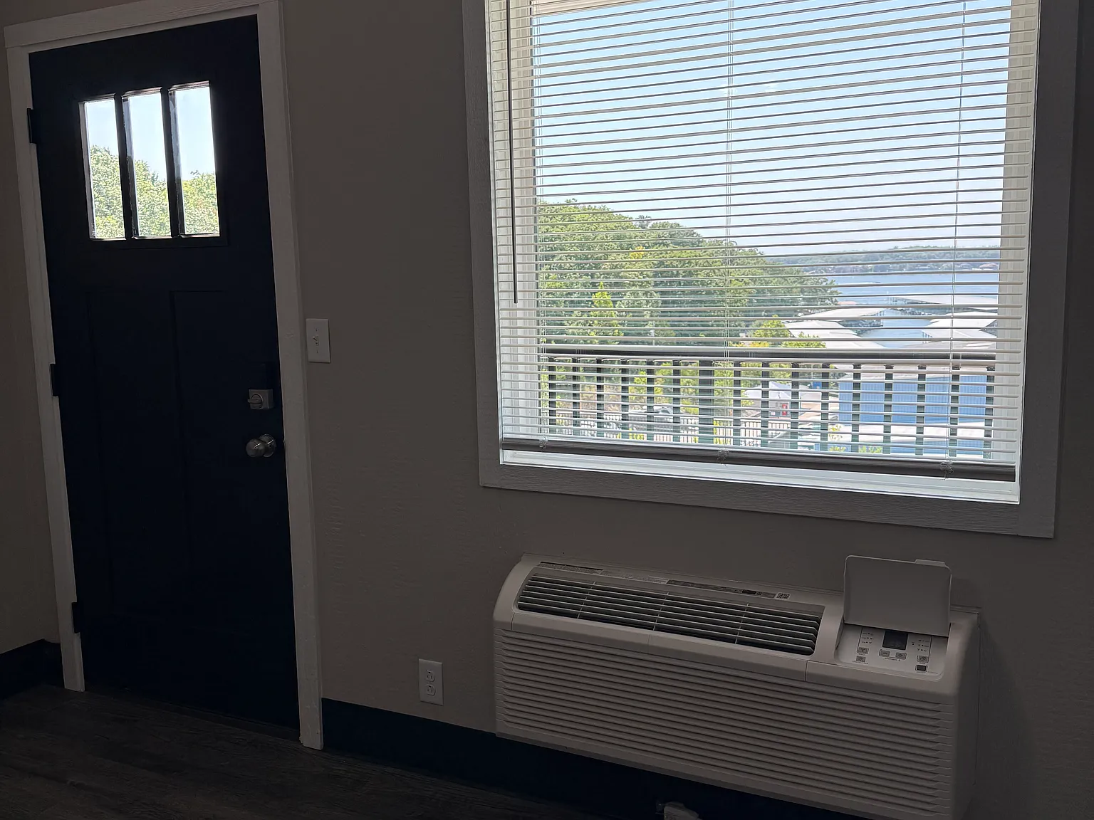Studio, 192 sqft, $850 — Photo 4