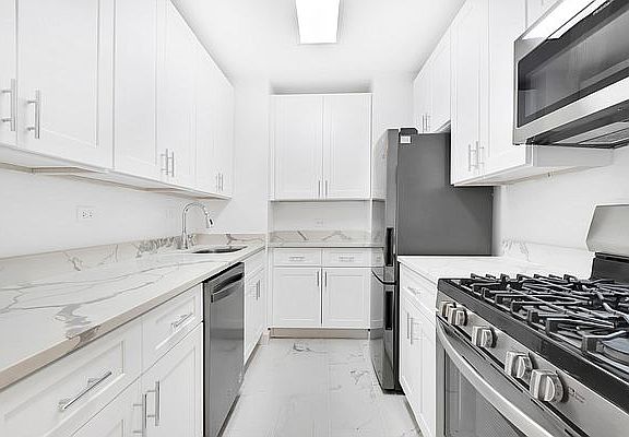 4th image of 40 E 94th St APT 13B
