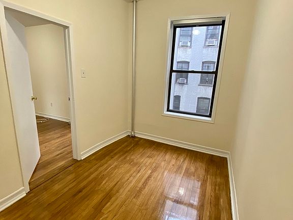 4th image of 11-58 49th Ave #2