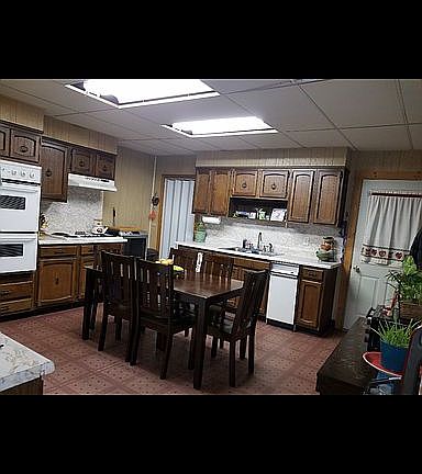 Lg eat in kitchen