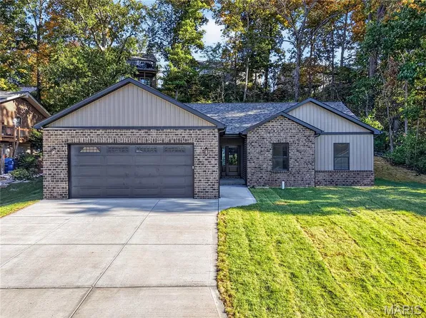 11063 Village Dr W, Foristell, MO 63348