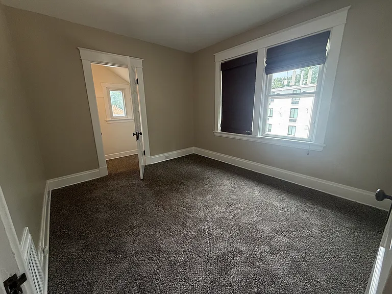 1013 Delta Ave — Photo 10
