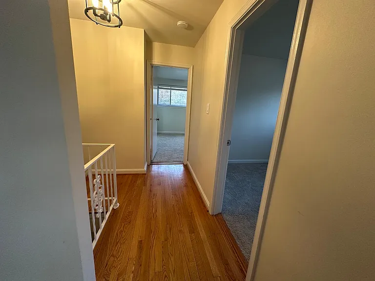 10404 Glenmore Dr — Photo 11