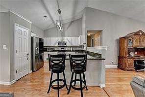 5th image of 1627 Amhearst Walk Rd