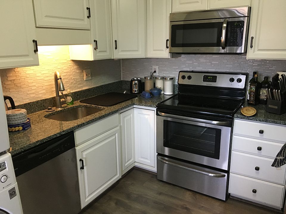 1st image of 250 S Reynolds St APT 605